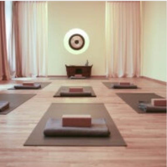 Yogaraum Berlin Charlottenburg mit Gong